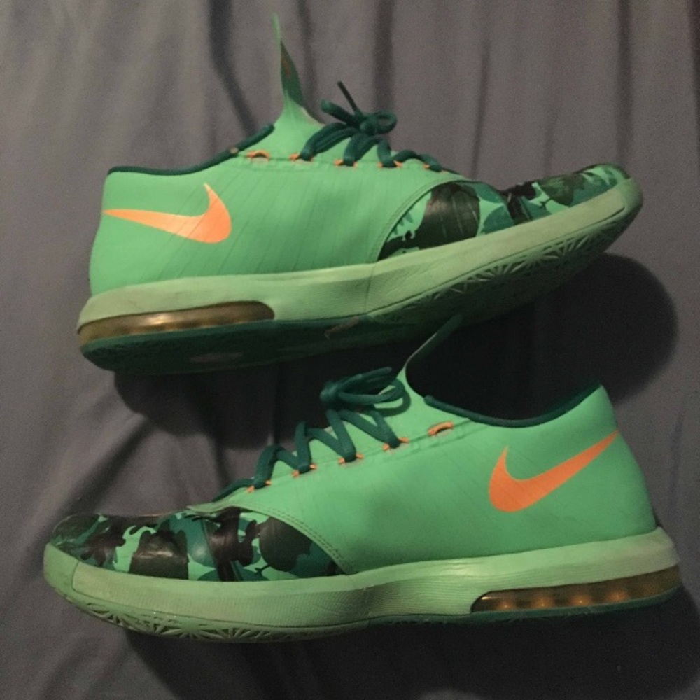 Nike kid 6 Easter size 13
